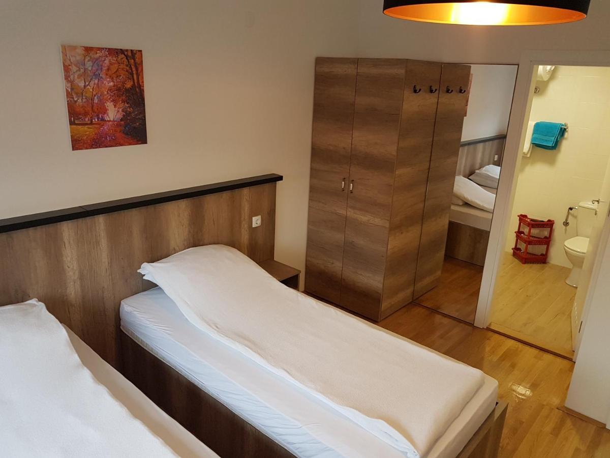 Apartmani Simic Quatro Валево Екстериор снимка
